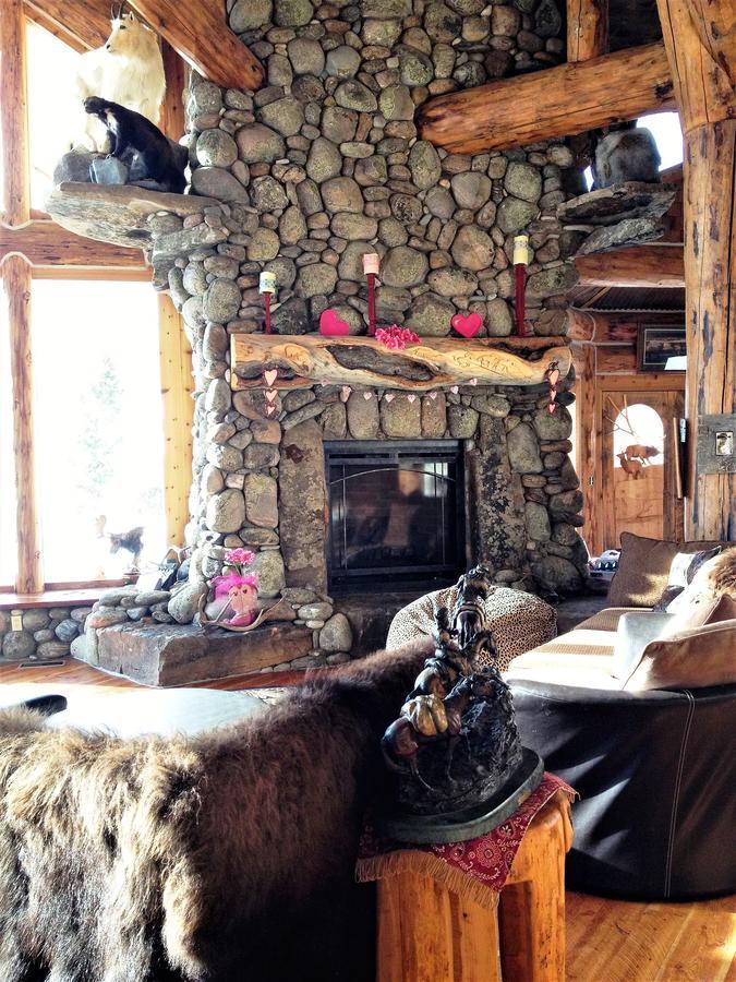 Mcdonald'S Ranch Lodge Gardiner Buitenkant foto
