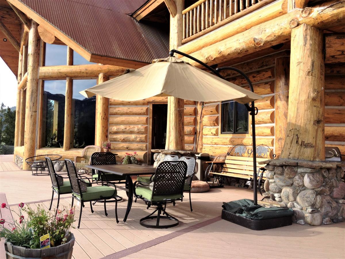 Mcdonald'S Ranch Lodge Gardiner Buitenkant foto